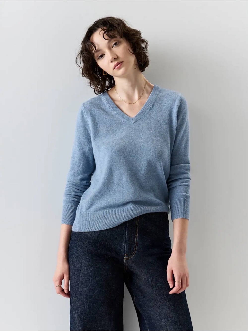 QUINCE Mongolian Cashmere V Neck Sweater Light Blue | Size M